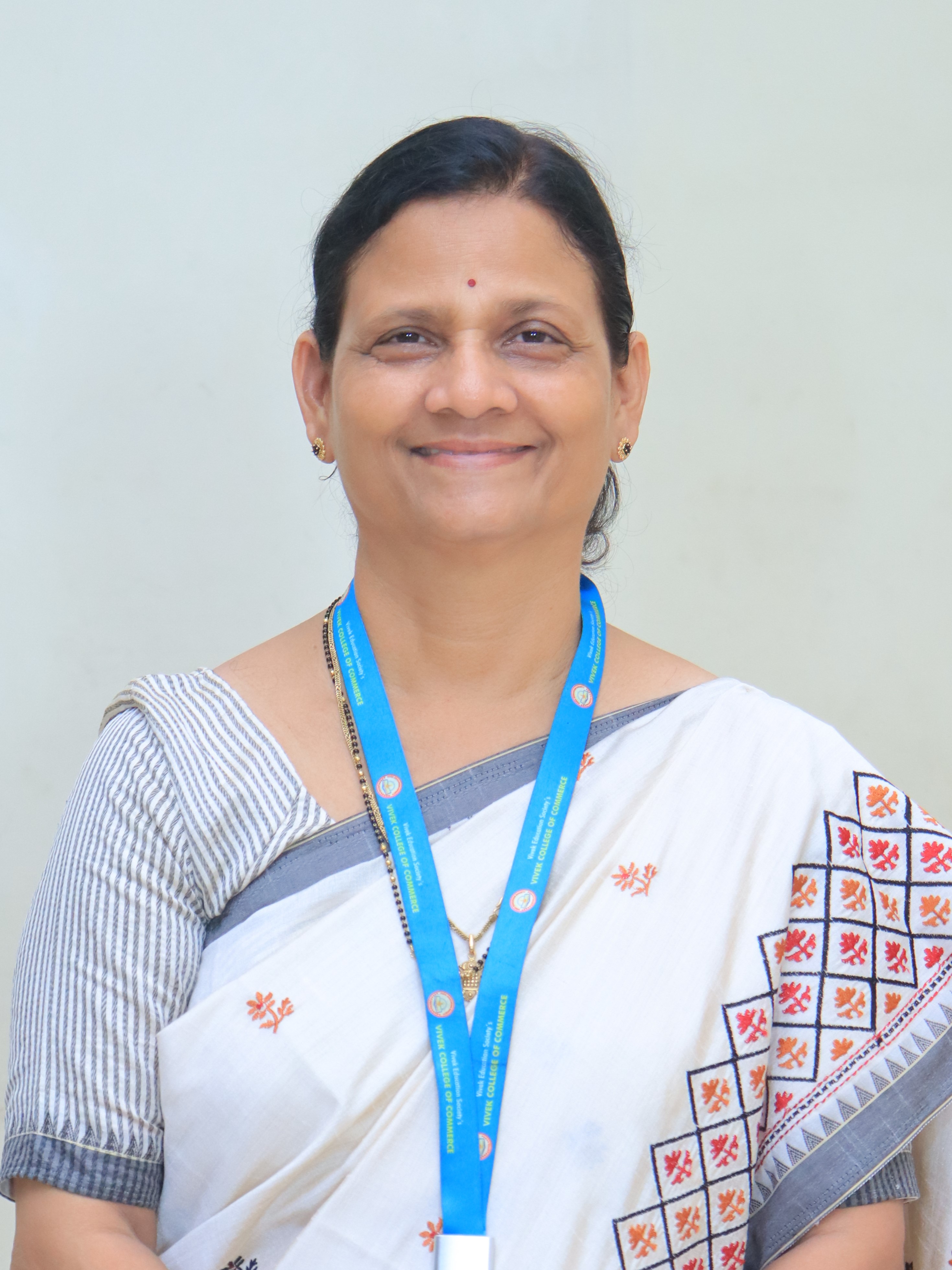 Dr. Mrs. Manisha Naik.(H.O.D)#Associate Professor #Commerce